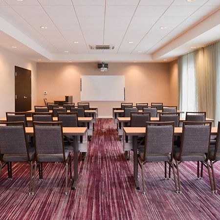 Courtyard By Marriott Toledo North Hotel Екстериор снимка