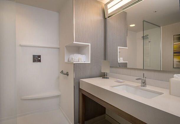 Courtyard By Marriott Toledo North Hotel Екстериор снимка