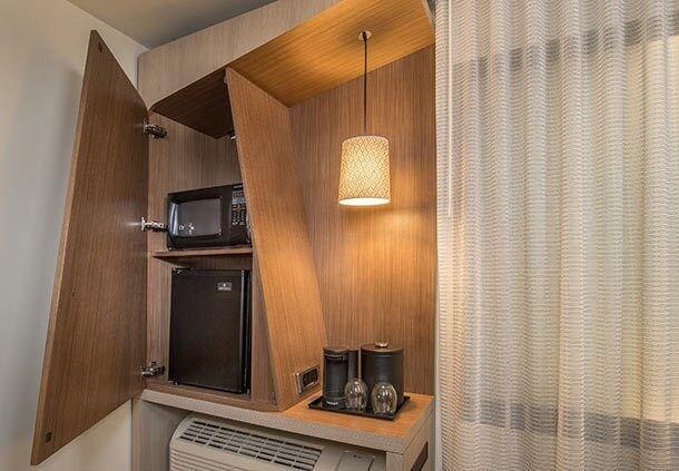 Courtyard By Marriott Toledo North Hotel Екстериор снимка