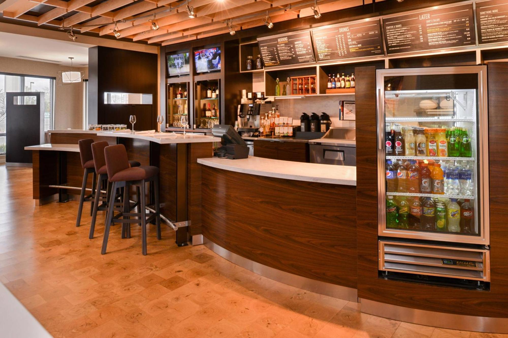 Courtyard By Marriott Toledo North Hotel Екстериор снимка