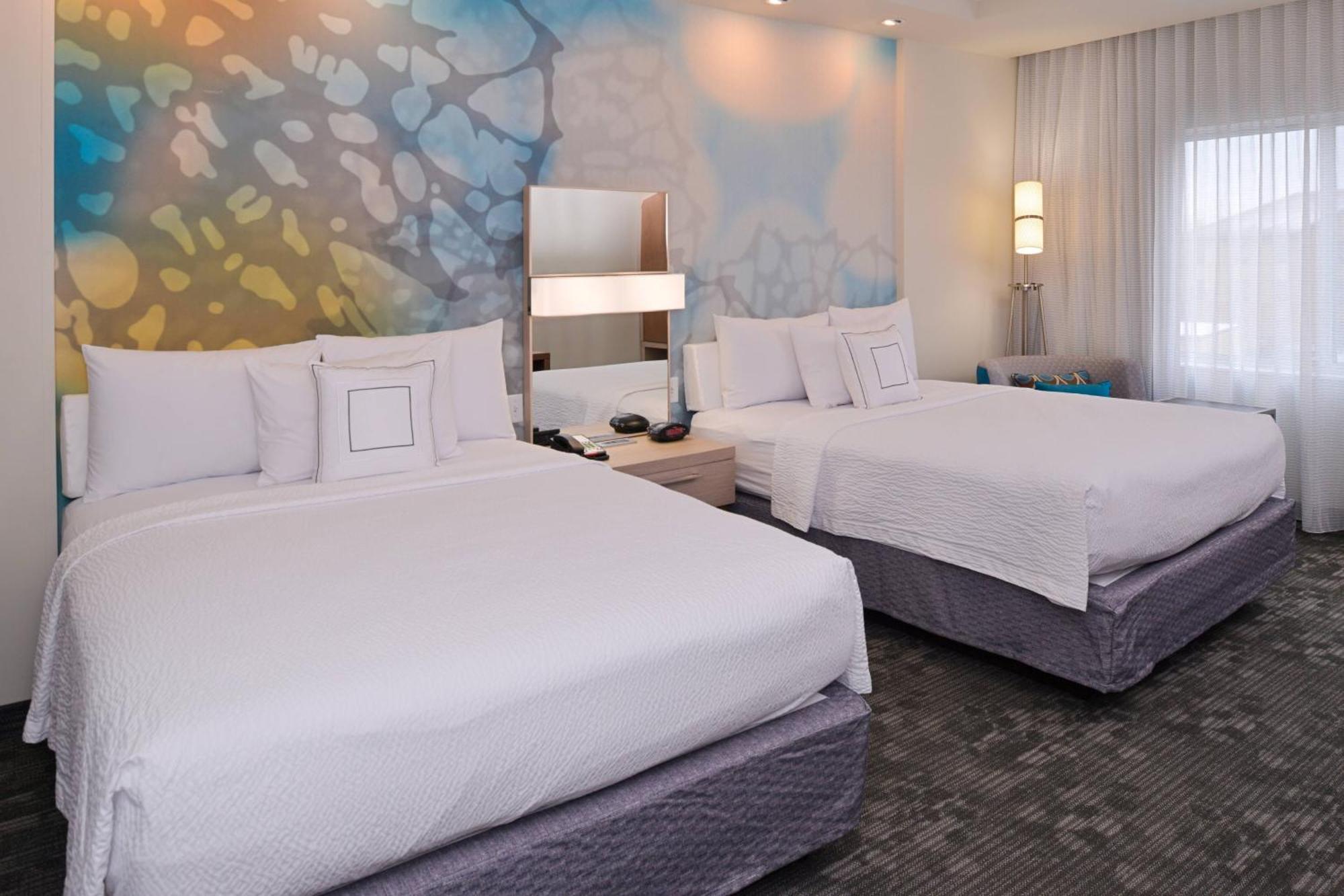 Courtyard By Marriott Toledo North Hotel Екстериор снимка